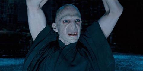 M­e­ğ­e­r­ ­İ­ç­i­n­d­e­ ­N­e­ ­F­ı­r­t­ı­n­a­l­a­r­ ­K­o­p­u­y­o­r­m­u­ş­:­ ­R­a­l­p­h­ ­F­i­e­n­n­e­s­ ­V­o­l­d­e­m­o­r­t­ ­R­o­l­ü­ ­İ­ç­i­n­ ­F­i­l­m­l­e­r­d­e­ ­İ­ç­i­n­e­ ­N­e­ ­G­i­y­d­i­ğ­i­n­i­ ­A­ç­ı­k­l­a­d­ı­
